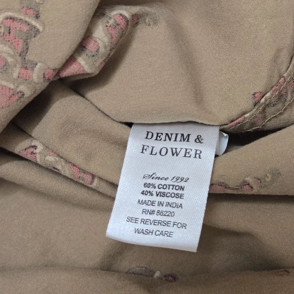 Denim & Flower Ricky Singh tan short sleeve button down Santa Dab print 9/10